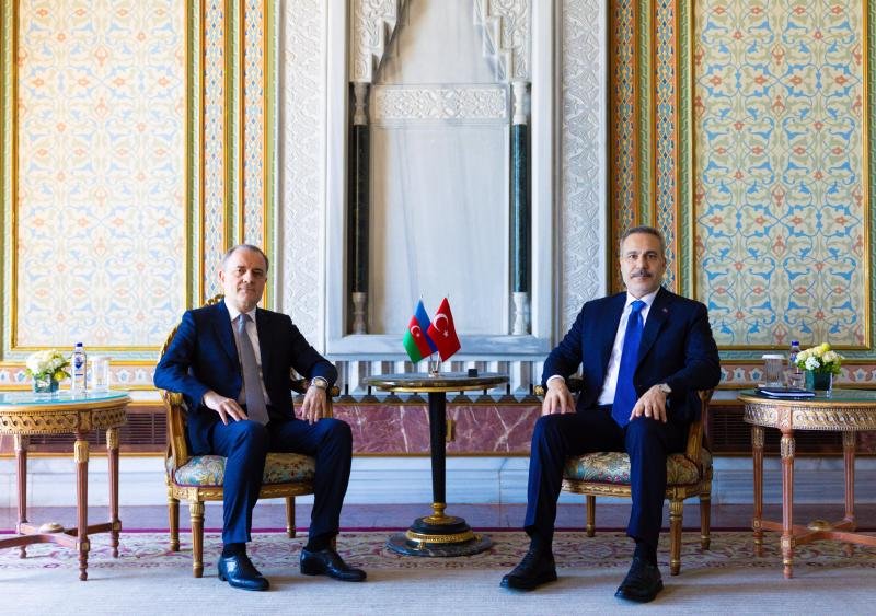Ceyhun Bayramov Hakan Fidanla görüşüb