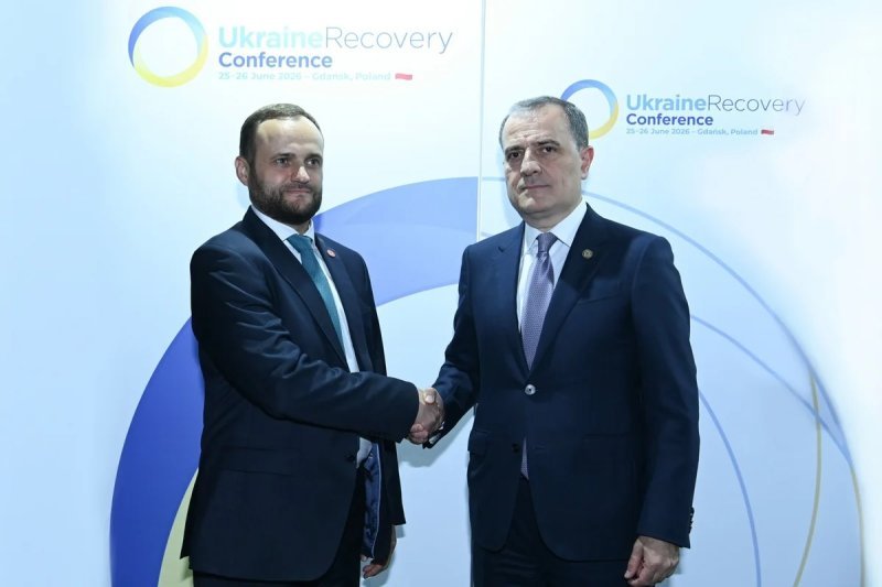 Ceyhun Bayramov Oleksiy Kuleba ilə görüşüb