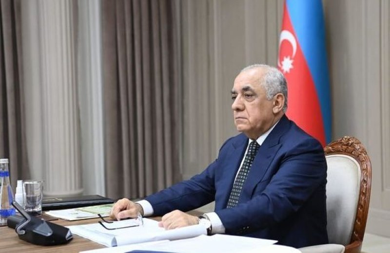 Əli Əsədov yeni qərar imzaladı