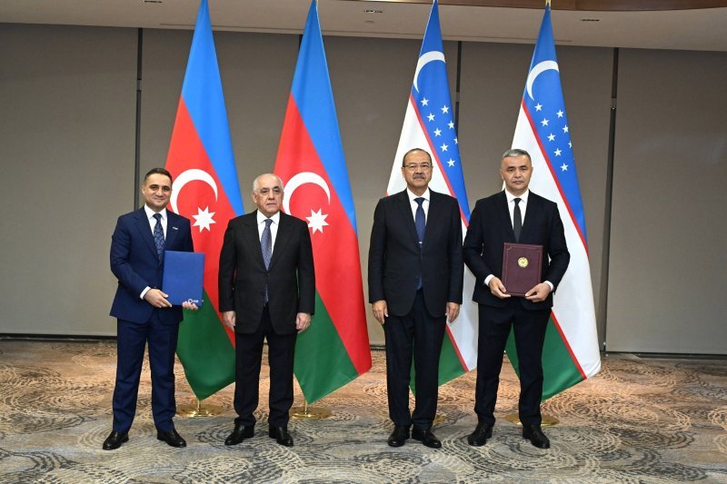 Əli Əsədovun və Abdulla Aripovun iştirakı ilə ikitərəfli sənədlər imzalanıb -