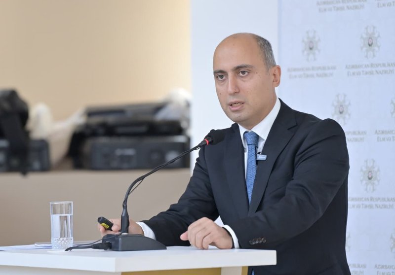 Emin Əmrullayev: Uşaqların yarısı məlumatı sosial mediadan alır