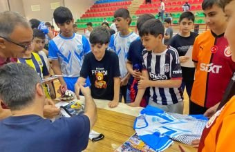 Futzal millimizin kapitanı Naxçıvanda azyaşlı futbolçularla görüşüb -