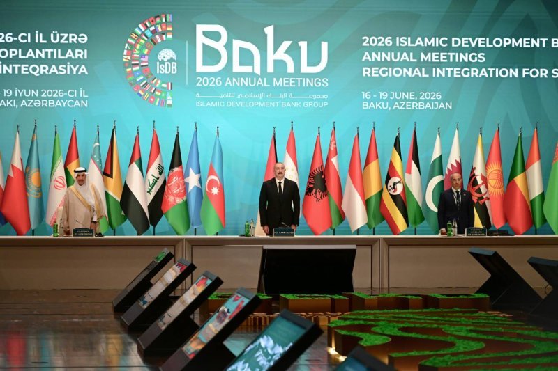 İlham Əliyev İİB-nin illik toplantısında iştirak edib -