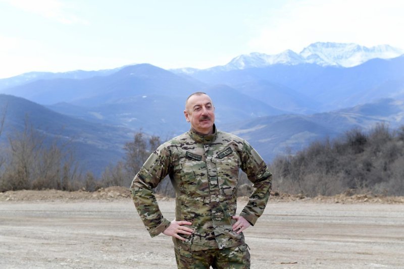 İlham Əliyev Silahlı Qüvvələr Günü münasibətilə paylaşım edib