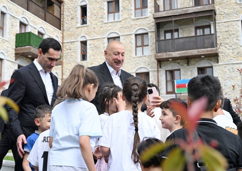 İlham Əliyev Şuşada uşaqlarla görüş barədə paylaşım edib