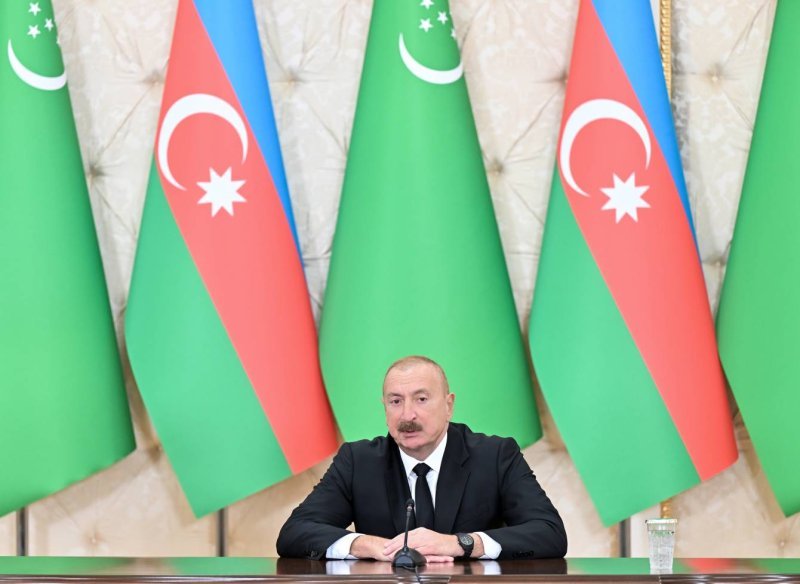 İlham Əliyev: Türkmənistanın neytrallıq siyasətini dəstəkləməyə davam edəcəyik