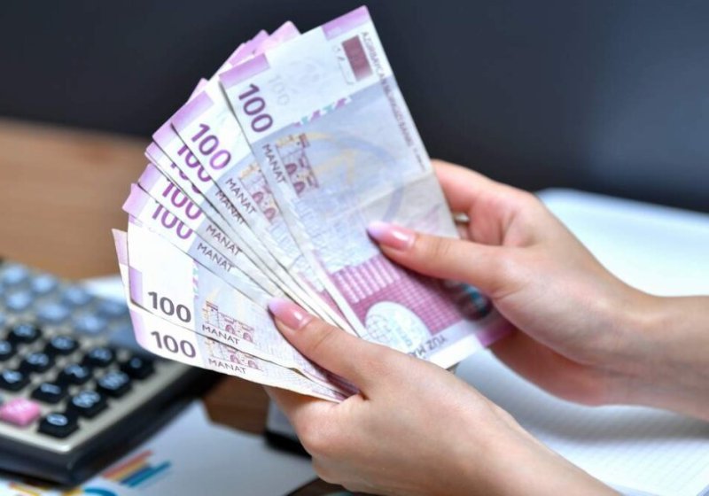 İnformasiya və rabitə sektorunda orta maaş 14 % artıb