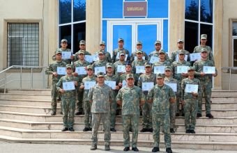 İriçaplı pulemyot heyətinin hazırlıq kursunun buraxılış mərasimi keçirilib