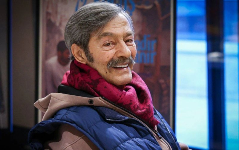 Kadir İnanır vəfat edib