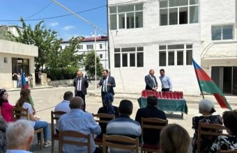 Köç karvanı Xankəndi şəhərinə çatıb, açarlar təqdim edilib -