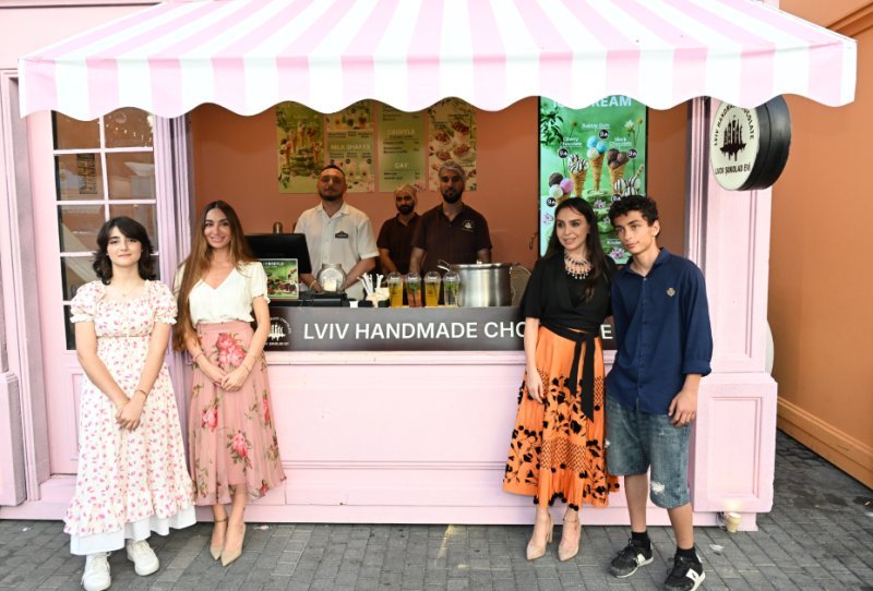 Leyla Əliyeva və Arzu Əliyeva "CandyFest"i ziyarət ediblər