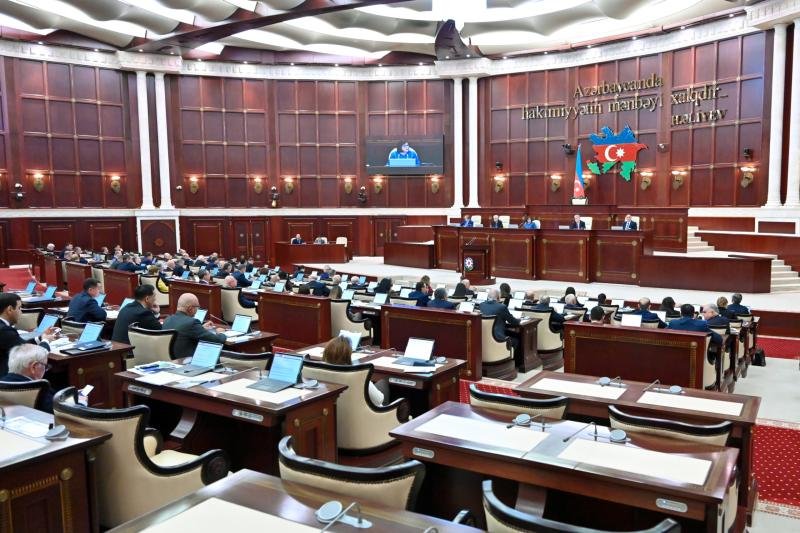 Milli Məclisin növbədənkənar sessiyasının ilk iclası keçirilir