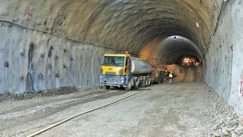 Murovdağ tunelində asfaltlanma başlayıb