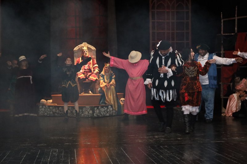 Naxçıvan Dövlət Milli Dram Teatrı teatr mövsümünü başa vurub -
