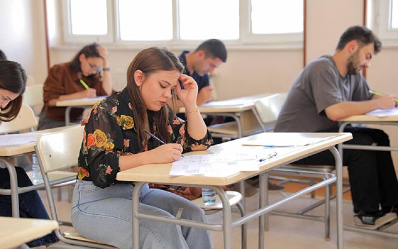 Naxçıvanda Azərbaycan dili üzrə ikinci cəhd imtahanı keçirilir