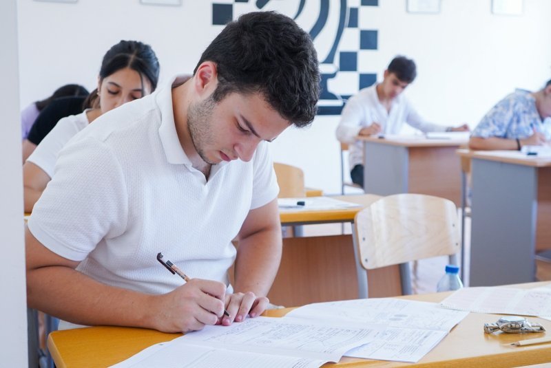 Naxçıvanda rezidenturaya qəbul imtahanı keçirilib -