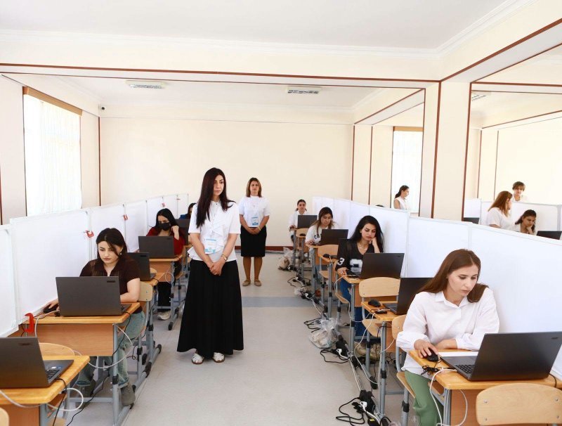 Naxçıvanda təhsilverənlərin sertifikatlaşdırılmasının test mərhələsi davam edir -