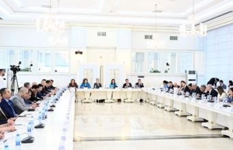 Parlamentdə komitələrin birgə iclası və ictimai dinləmə keçirilib
