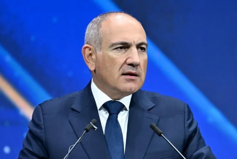 Paşinyan müxalifəti parlamentə qanunsuz yolla düşməkdə ittiham edib