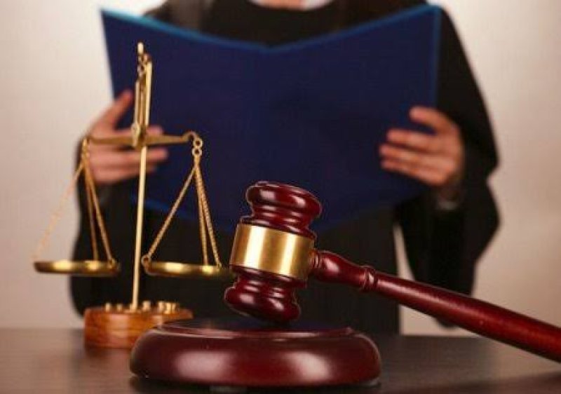 Qanunda təxəllüsdən istifadə nəzərdə tutulmuşdurmu? -