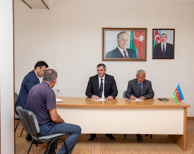 Qəzənfər Abdullayev Ərəzin kənd sakinləri ilə görüş keçirib -