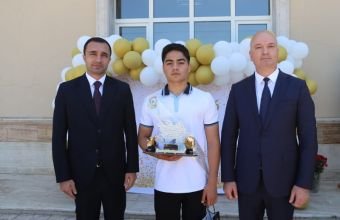 Şəhid övladı rayon birincisi kimi təltif olundu -
