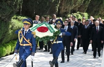 Türkmənistan Prezidenti Fəxri xiyabanda Ümumilli Lider Heydər Əliyevin məzarını ziyarət edib -