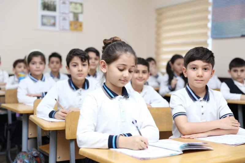 Yeni təmayül tədris modelinin tətbiq ediləcəyi məktəblərə şagird qəbulu elan edilir