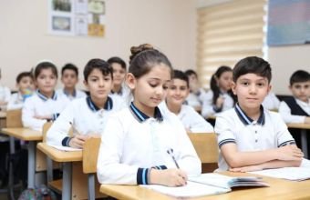 Yeni təmayül tədris modelinin tətbiq ediləcəyi məktəblərə şagird qəbulu elan edilir