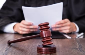 Yetkinlik yaşına çatmayan şəxs barəsində həbs qətimkan tədbiri tətbiq edilirmi? -