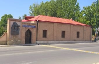 45 illik mənəvi yaddaşın ünvanı –