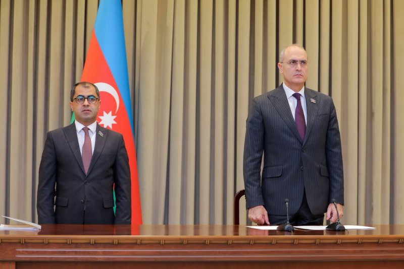 Ali Məclisin növbədənkənar  sessiyası başa çatıb -