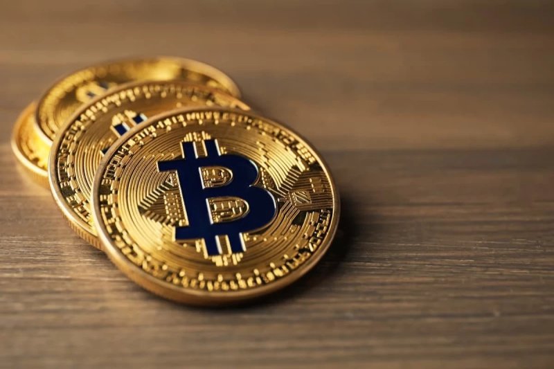 "Bitcoin"in qiyməti 63 min dolları ötüb