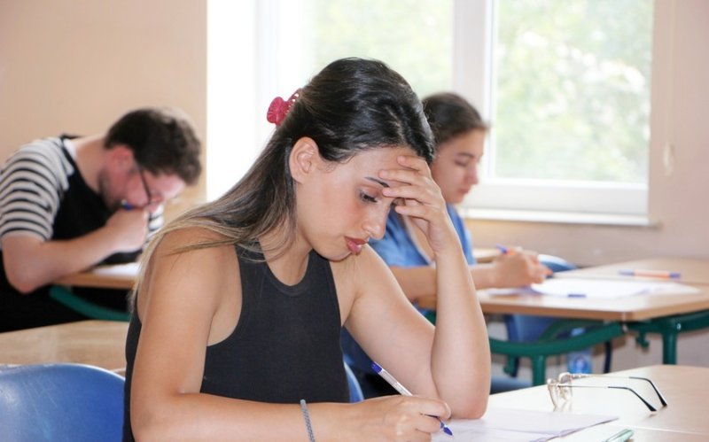Buraxılış imtahanlarında 2 mindən çox məzun iştirak etməyib