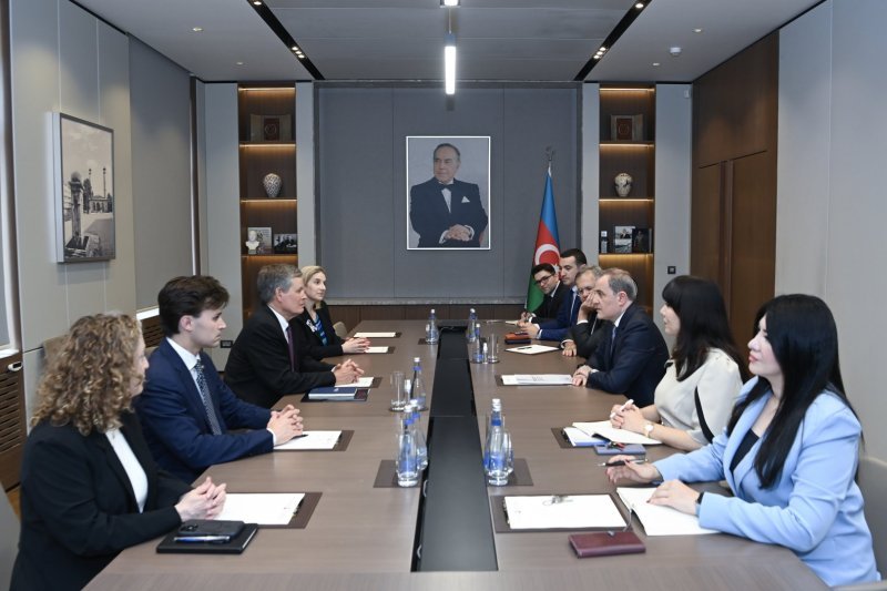Ceyhun Bayramov ABŞ senatoru ilə görüşüb