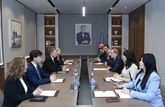 Ceyhun Bayramov ABŞ senatoru ilə görüşüb