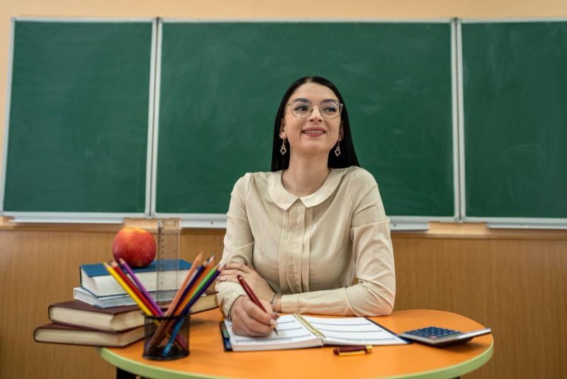 Direktorların işə qəbulu üçün sənəd qəbulu bitir