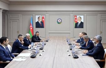 Əli Əsədov Arnout Damen ilə görüşüb