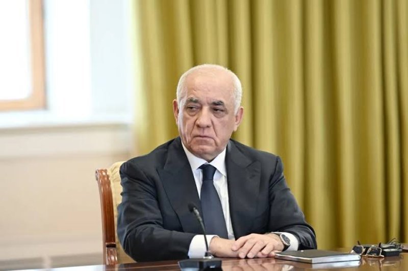 Əli Əsədovdan tibb işçilərinin maaşları ilə bağlı qərar