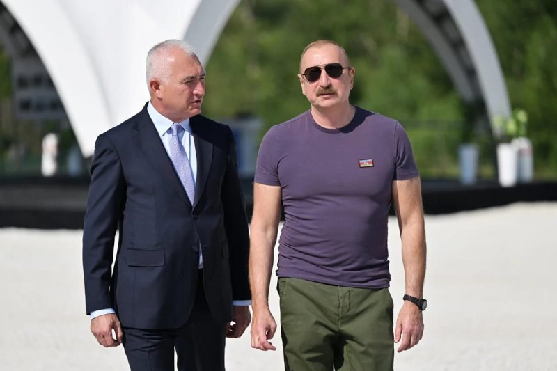 İlham Əliyev Laçında "Həkəriçay" su anbarının təməlini qoyub -