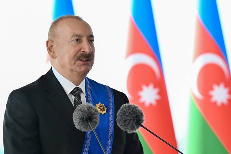 İlham Əliyev Sadır Japarovu Azərbaycana dövlət səfərinə dəvət edib