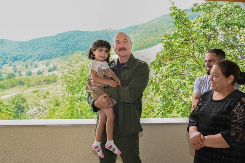 İlham Əliyev Şuşanın Kiçik Qaladərəsi kəndindən videoçarx paylaşıb