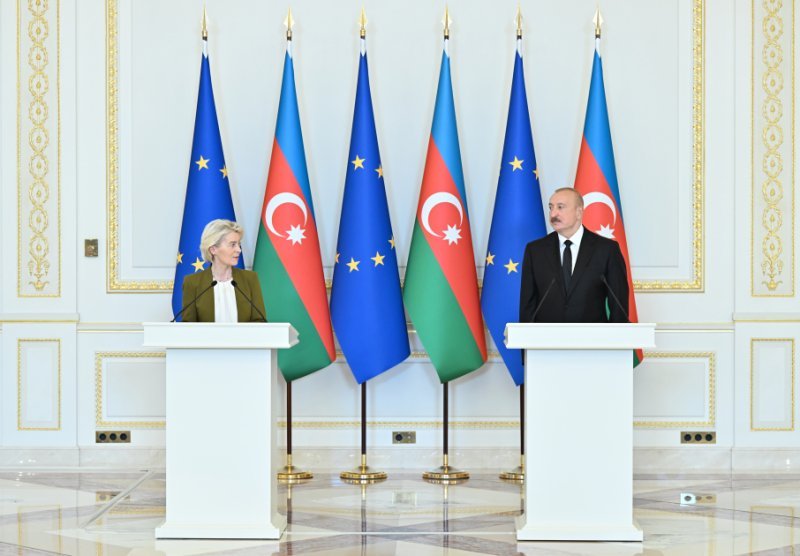 İlham Əliyev və Ursula Fon der Lyayen mətbuata bəyanatlarla çıxış edirlər -