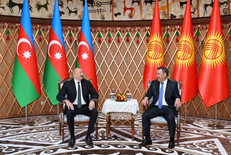 İlham Əliyevin Sadır Japarov ilə təkbətək görüşü keçirilib -