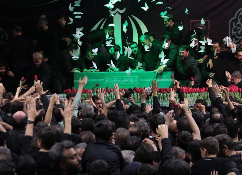 İranda Əli Xamenei ilə vida mərasimi keçirilir -