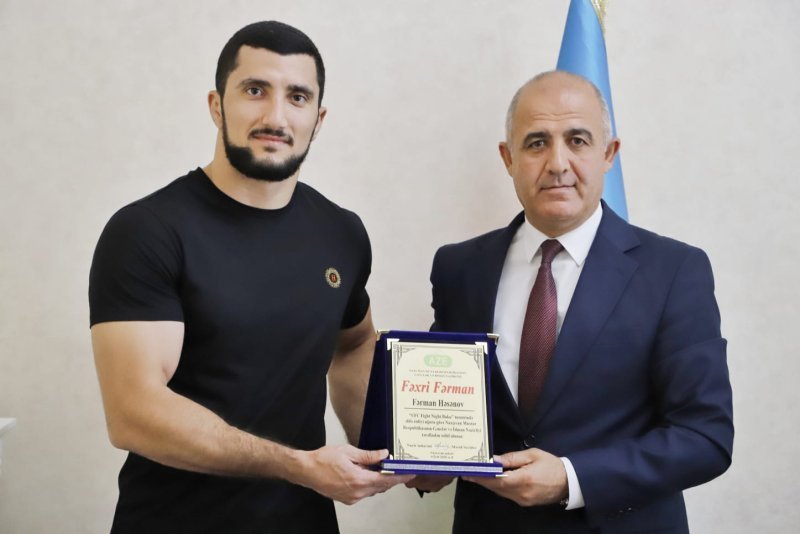 Məcid Seyidov idmançı Fərman Həsənovu qəbul edib -