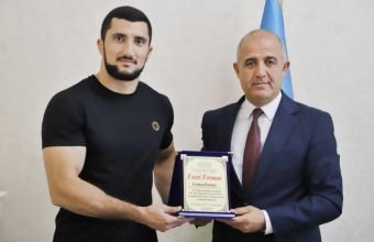 Məcid Seyidov idmançı Fərman Həsənovu qəbul edib -