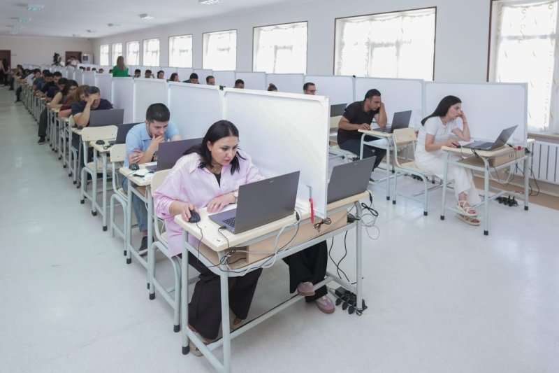 Naxçıvanda dövlət icra məmuru vəzifəsinə qəbulla bağlı test imtahanı keçirilib -