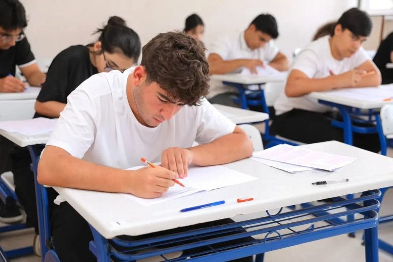Naxçıvanda II və III ixtisas qrupları üzrə qəbul imtahanı keçirilib