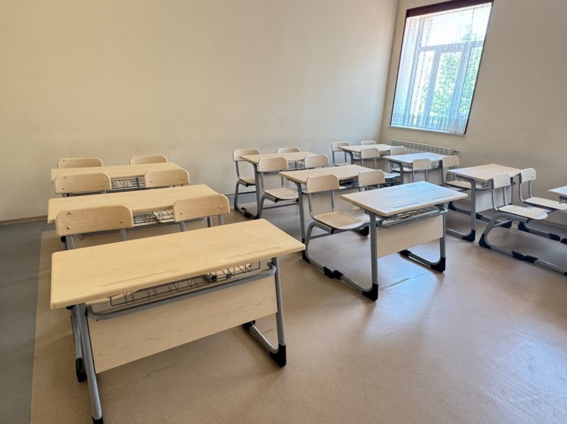 Naxçıvanda məktəblərə 500-dən artıq yeni şagird partası verilib -